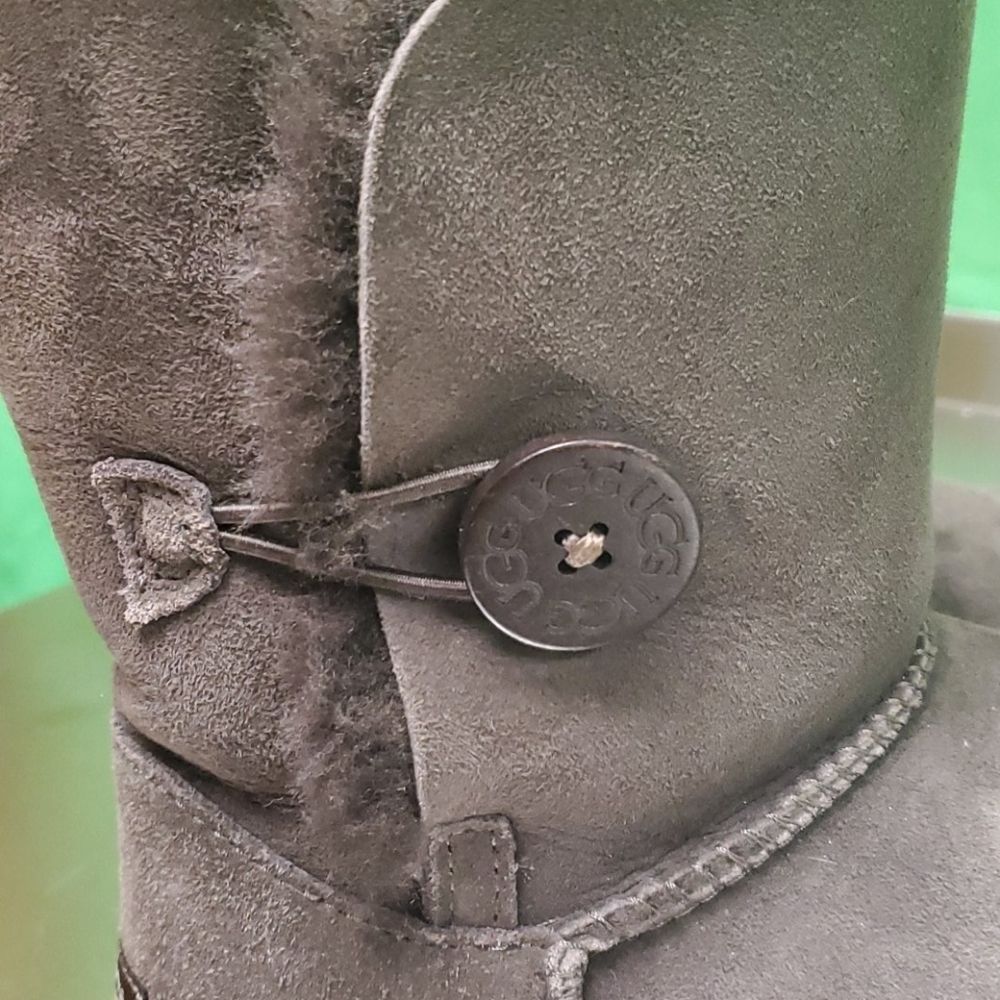 Ugg Bailey Button Boots - Picture 4 of 5
